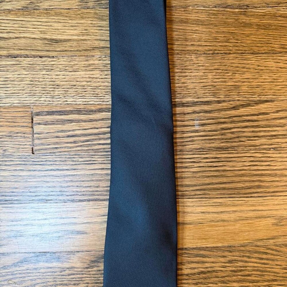 Black Bespoke silk tie with a classic, timeless look #formal #business
